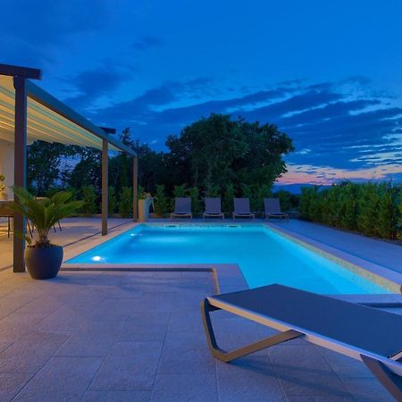 Holiday Home Elegant Vrh  Екстериор снимка