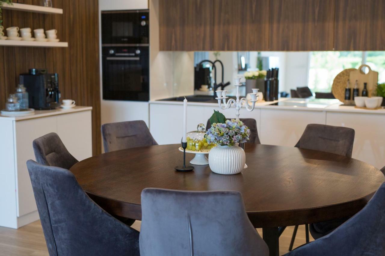 Holiday Home Elegant Vrh  Екстериор снимка