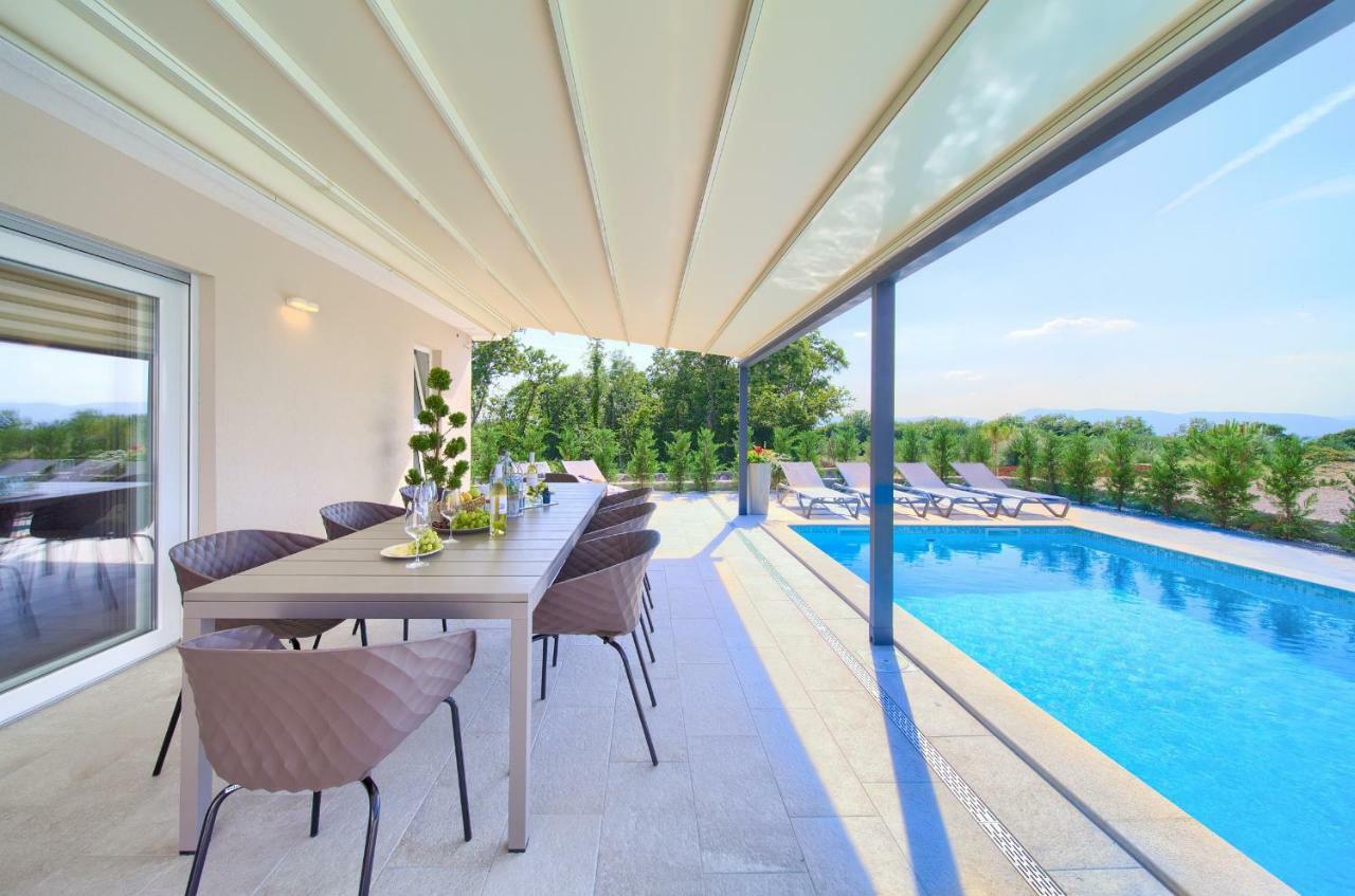 Holiday Home Elegant Vrh  Екстериор снимка