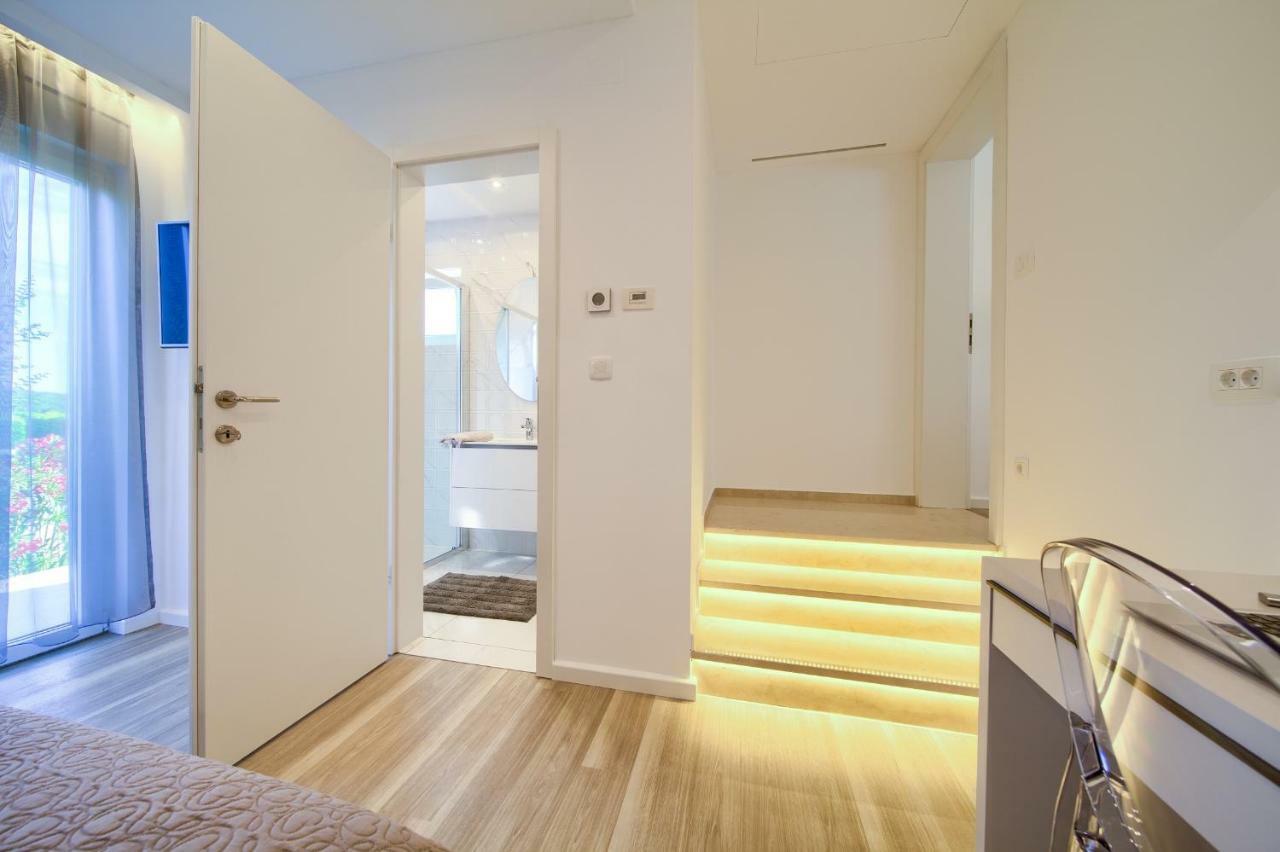 Holiday Home Elegant Vrh  Екстериор снимка