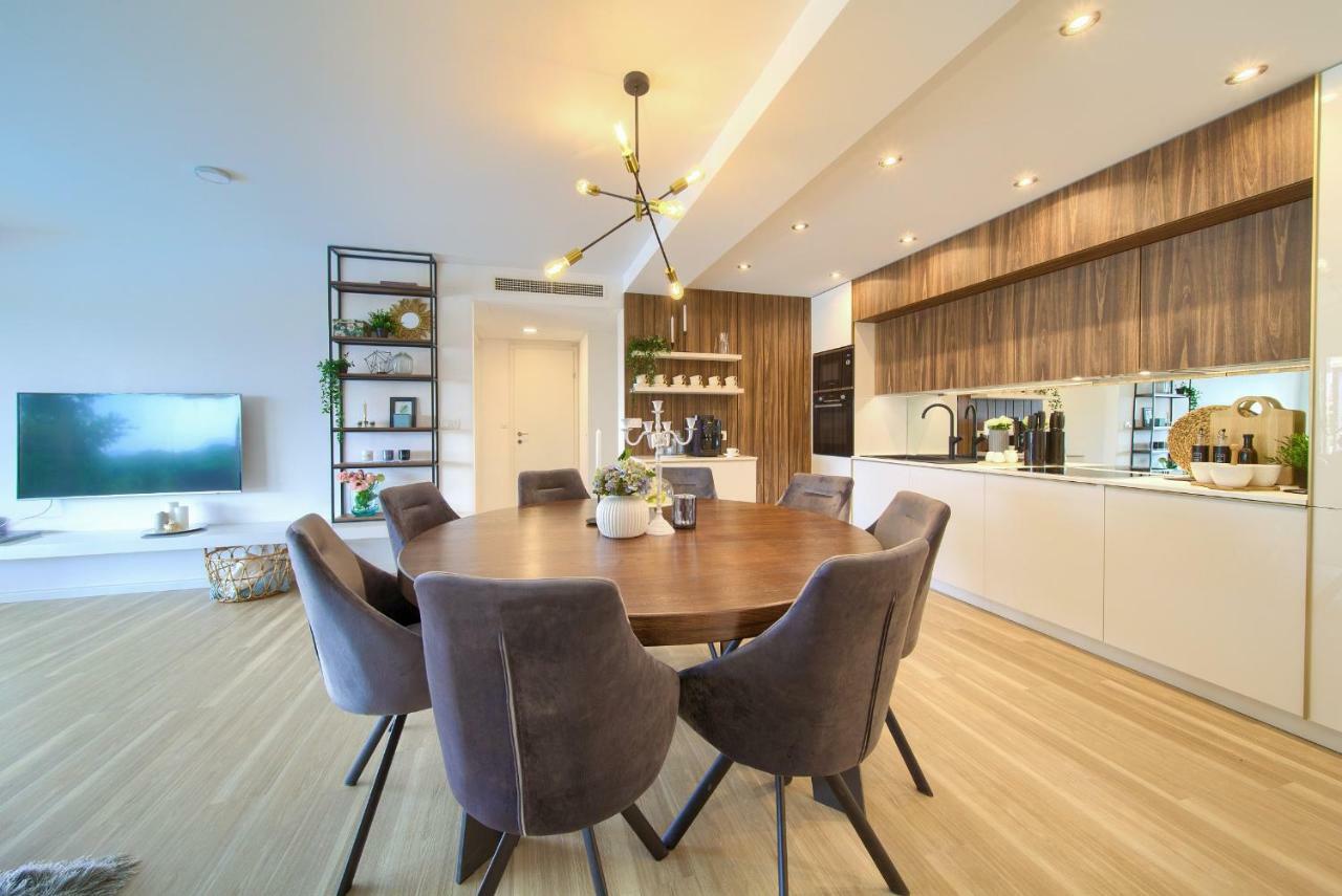 Holiday Home Elegant Vrh  Екстериор снимка