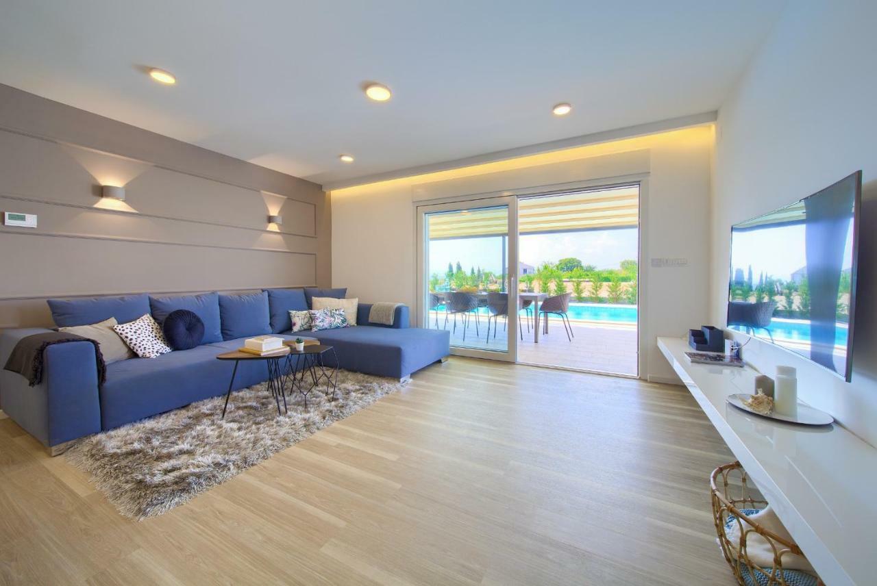 Holiday Home Elegant Vrh  Екстериор снимка