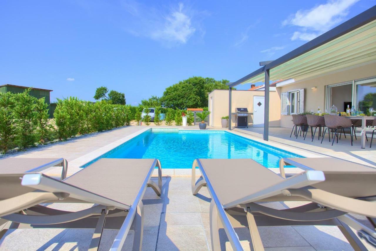 Holiday Home Elegant Vrh  Екстериор снимка