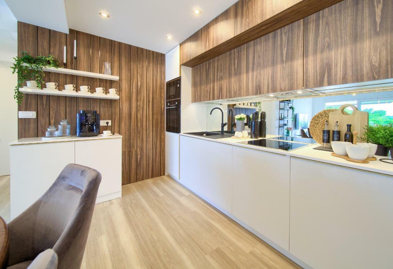 Holiday Home Elegant Vrh  Екстериор снимка