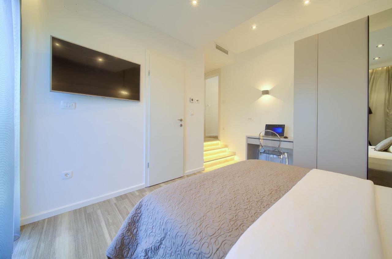 Holiday Home Elegant Vrh  Екстериор снимка
