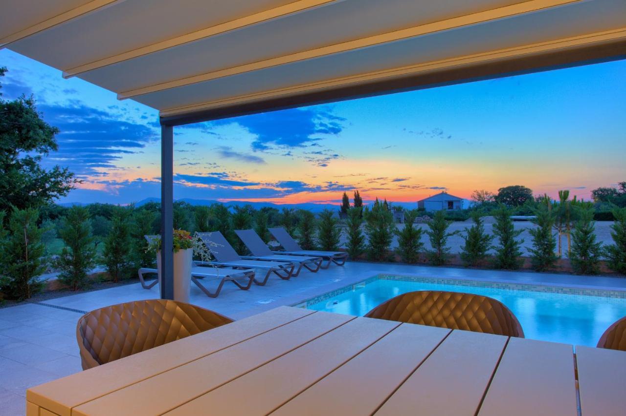 Holiday Home Elegant Vrh  Екстериор снимка